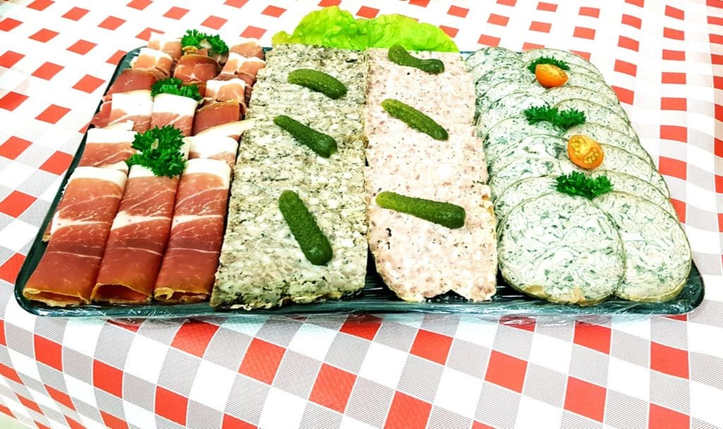Buffet froid viandes et salades froides 2 1 - Caulnes Dinan